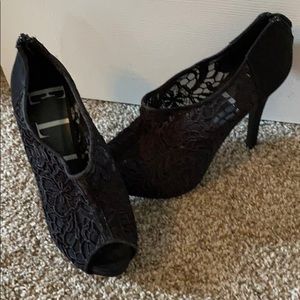 👠 Black Lace Heels